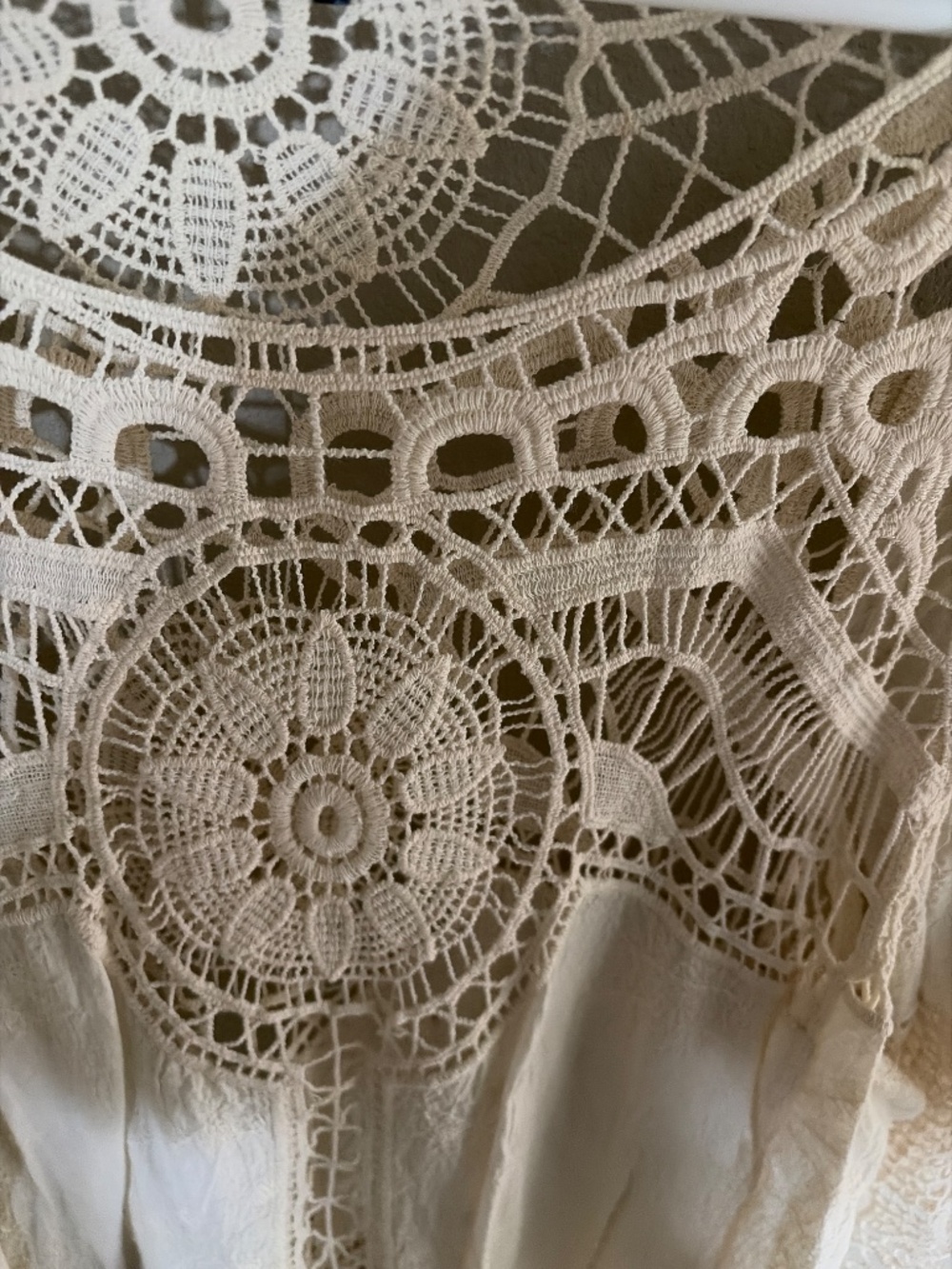 Lace blouse - Picture 2 of 4